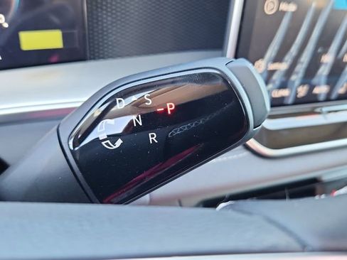 New 2026 Volkswagen Tiguan SE image 13