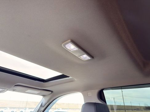 Used 2022 GMC Sierra 2500 SLT w/ SLT Convenience Package image 47