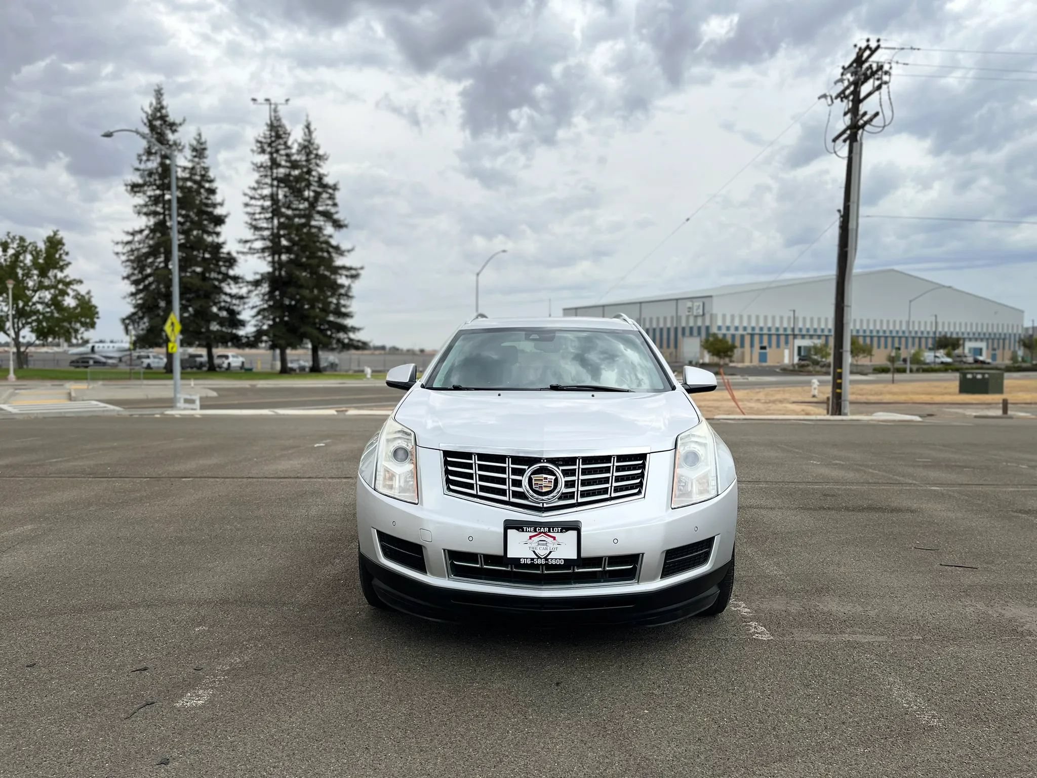 Used 2014 Cadillac SRX Luxury w/ Driver Awareness Package AWD/4WD image 2