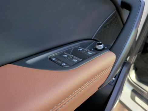 Used 2024 Audi Q5 e Premium Plus w/ Premium Plus Package image 15