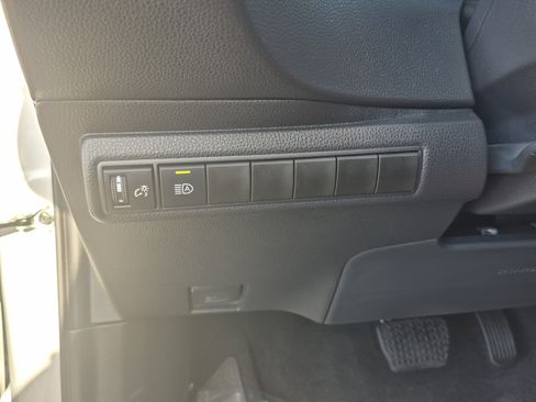 Used 2025 Toyota Corolla LE FWD image 25