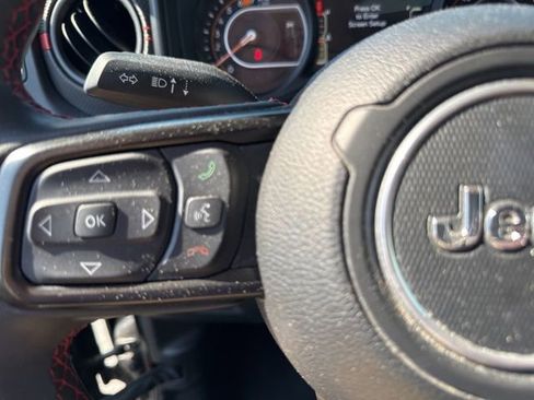 Used 2024 Jeep Wrangler Unlimited Rubicon AWD/4WD image 37