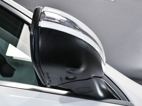 Used 2022 Mercedes-Benz GLE 350 4MATIC w/ Premium Package image 77