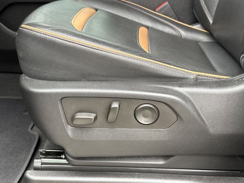 Used 2023 GMC Yukon XL AT4 w/ Technology Package image 16