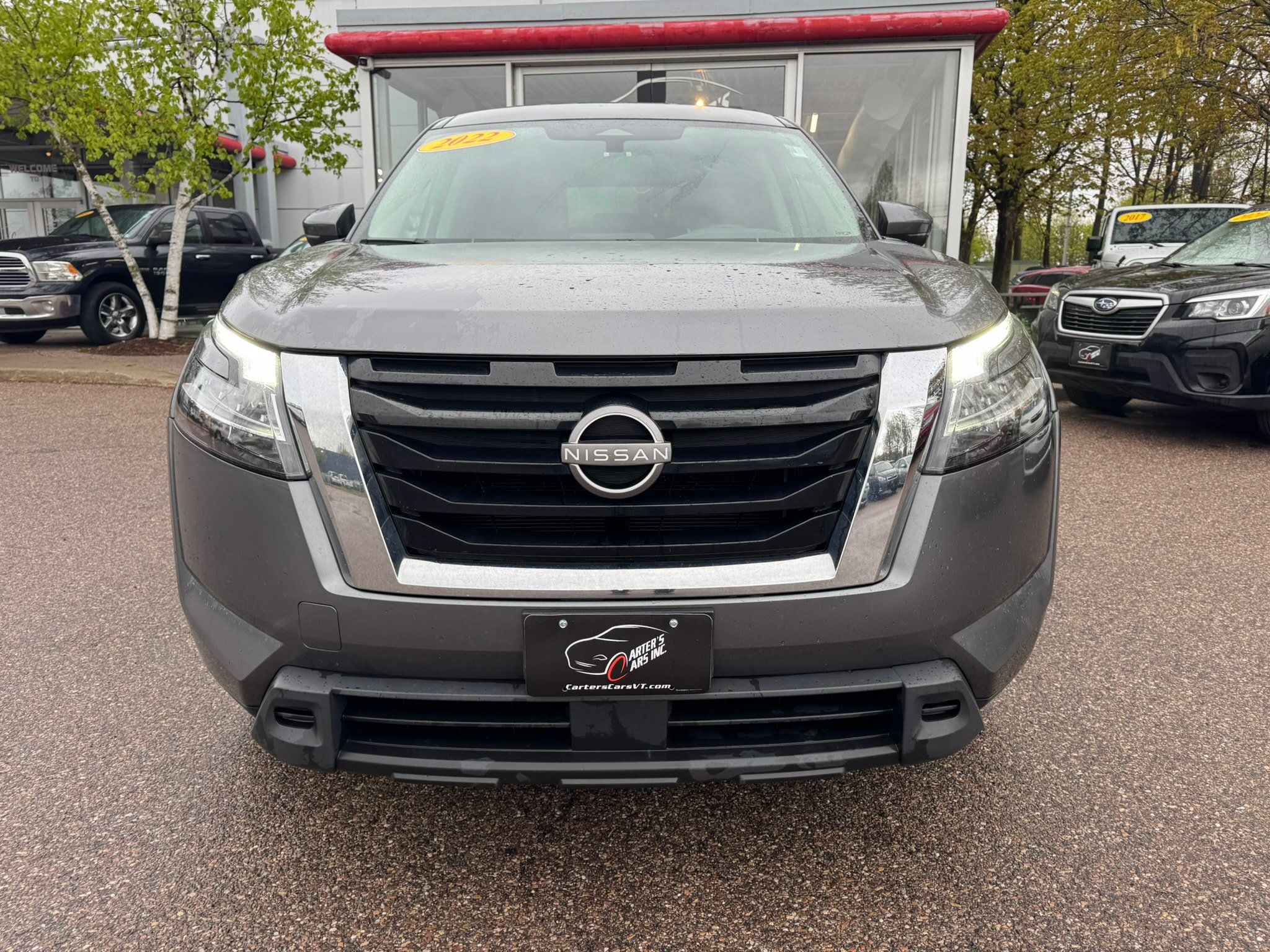 Used 2022 Nissan Pathfinder SV AWD/4WD image 3
