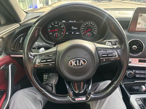 Used 2018 Kia Stinger GT1 image 11