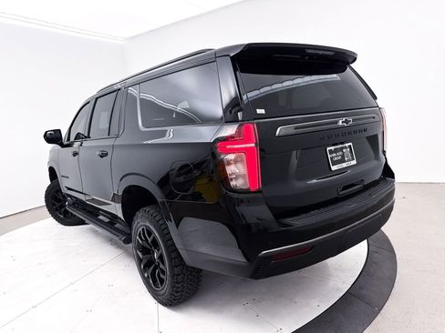 Used 2022 Chevrolet Suburban Z71 image 10