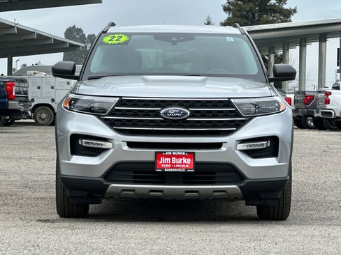 Certified 2022 Ford Explorer XLT w/ Equipment Group 202A image 9