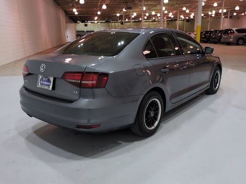 Used 2016 Volkswagen Jetta S FWD image 3