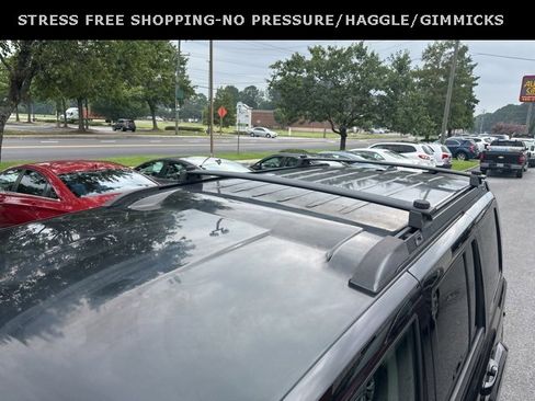 Used 2010 Jeep Commander Sport image 7