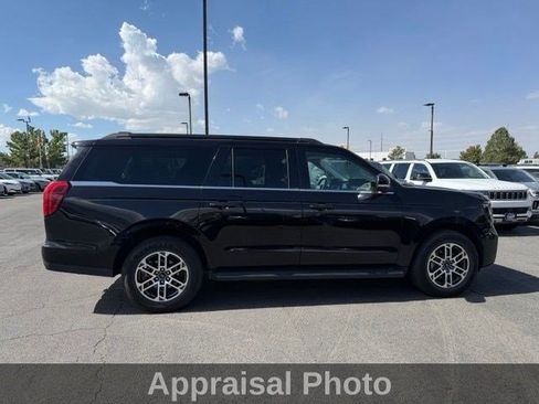 Used 2025 Ford Expedition Max Active AWD/4WD image 10
