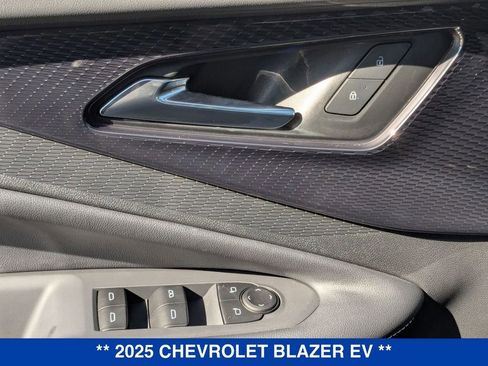 New 2025 Chevrolet Blazer EV LT AWD/4WD image 12