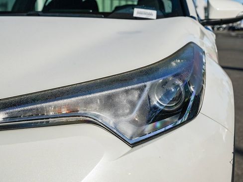 Used 2018 Toyota C-HR XLE image 10