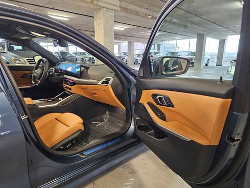 Used 2025 BMW 330i xDrive Sedan w/ M Sport Package image 38