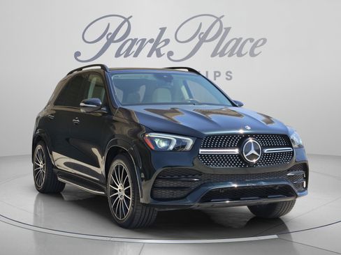 Used 2021 Mercedes-Benz GLE 350 w/ AMG Line Exterior image 3