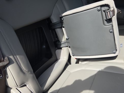 Used 2019 GMC Sierra 1500 SLT AWD/4WD image 18