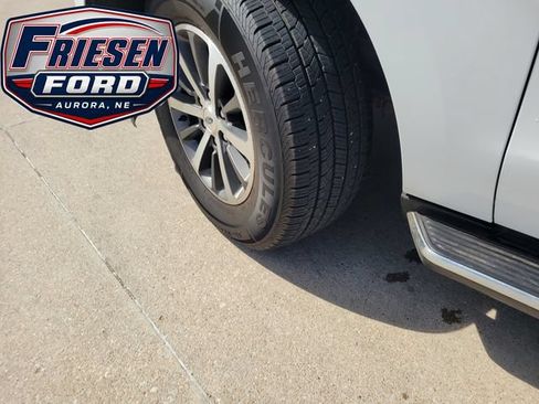 Used 2020 Ford Expedition Max XLT w/ Equipment Group 202A AWD/4WD image 9