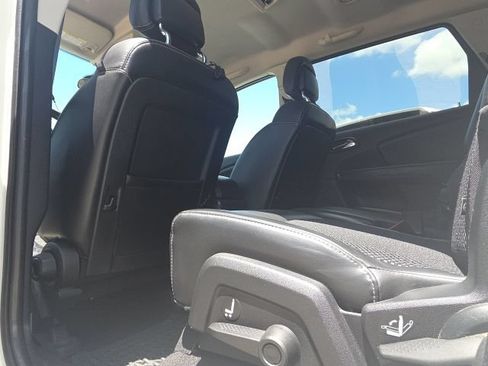 Used 2018 Dodge Journey Crossroad FWD image 11