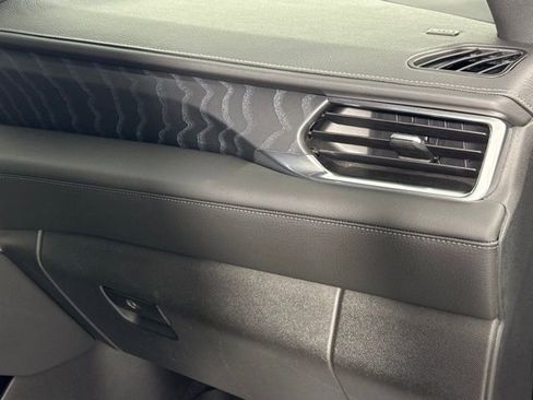 Used 2022 GMC Yukon XL Denali w/ Advanced Technology Package image 35