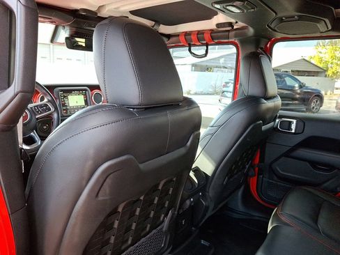 Used 2019 Jeep Wrangler Unlimited Rubicon w/ Dual Top Group image 21