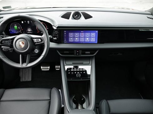 New 2025 Porsche Macan 4S Electric image 17