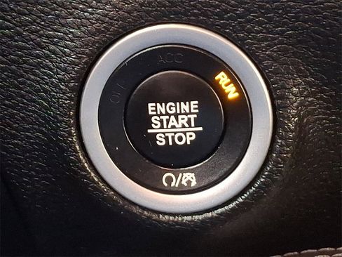 Used 2018 Dodge Challenger R/T Scat Pack image 25