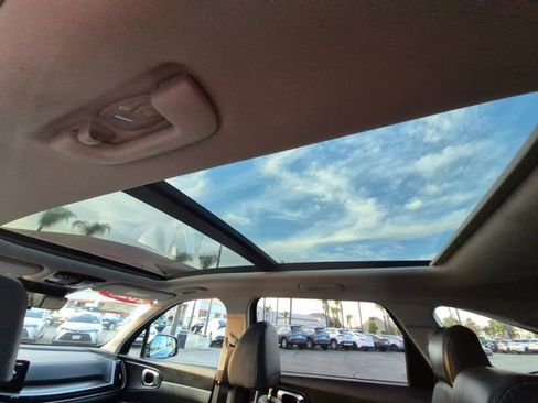 Used 2025 Kia Sorento S w/ Panoramic Sunroof Package FWD image 19