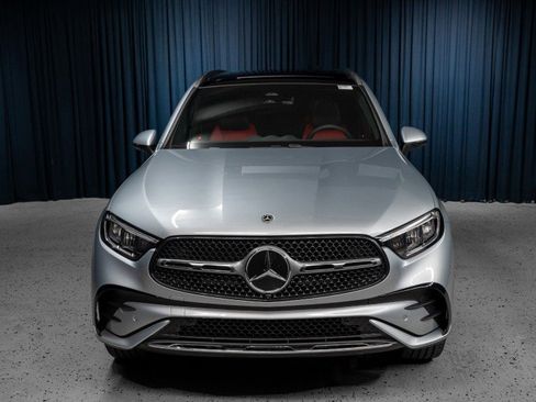 Certified 2026 Mercedes-Benz GLC 300 image 2