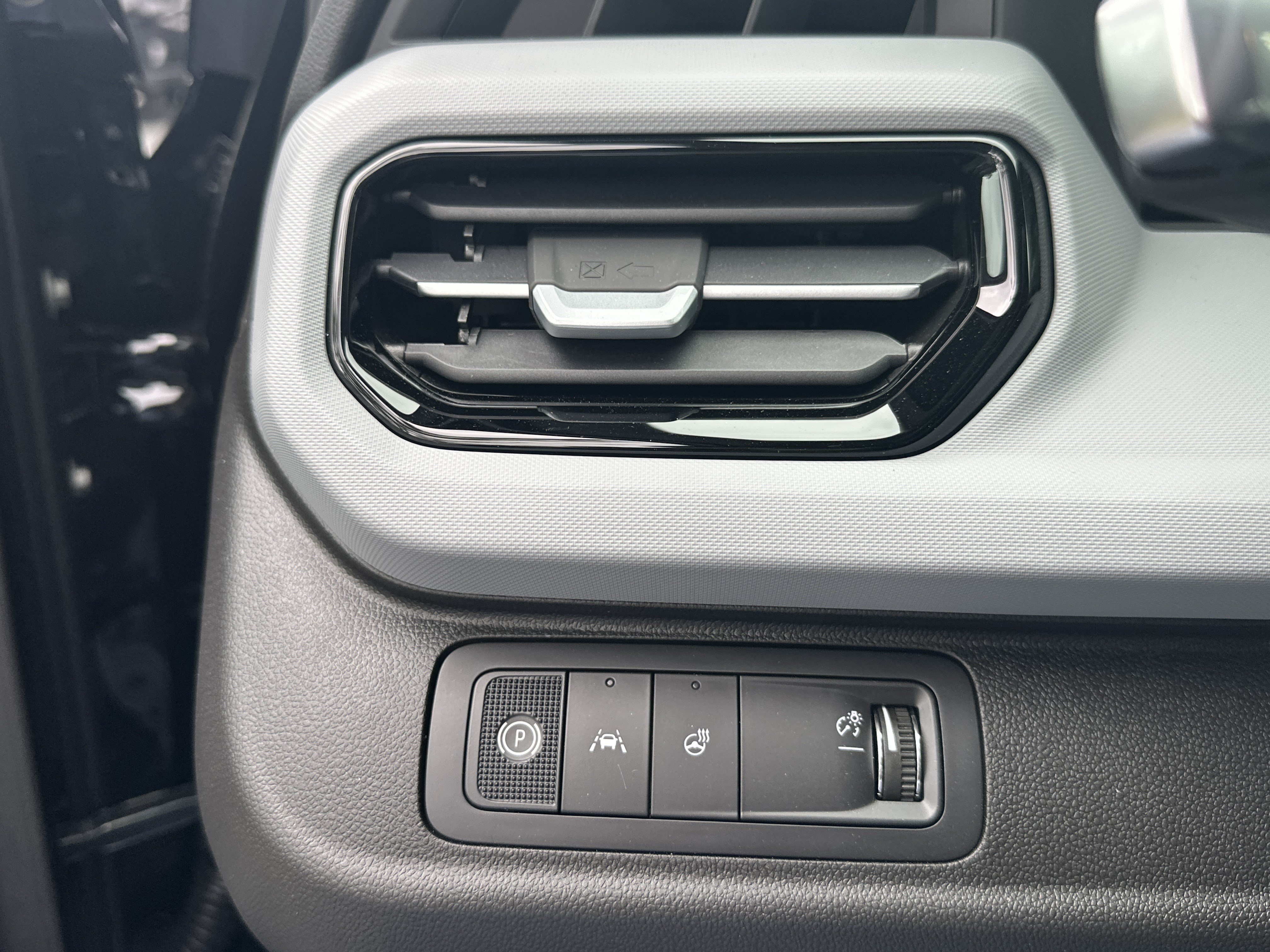 New 2027 Chevrolet Bolt LT w/ Comfort Package FWD image 23