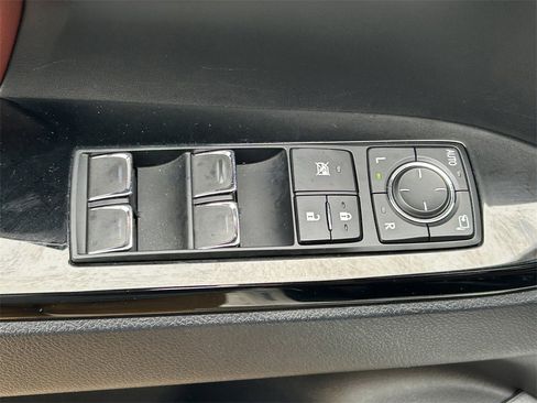 Used 2017 Lexus LX 570 4WD image 29