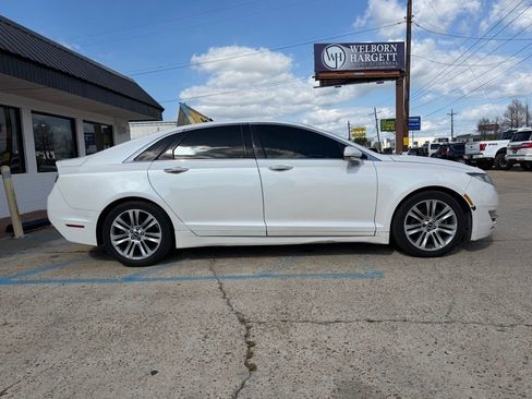 Used 2013 Lincoln MKZ Base image 4