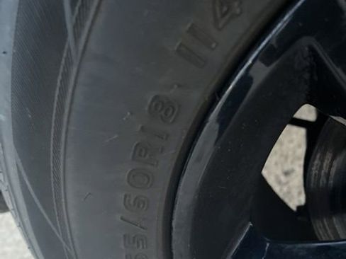 Used 2019 Jeep Grand Cherokee Limited image 9