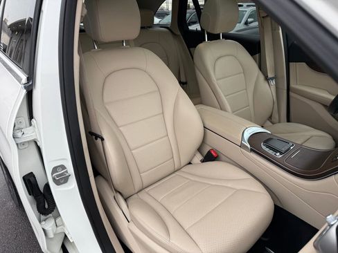 Used 2021 Mercedes-Benz GLC 300 4MATIC SUV image 28