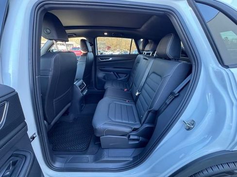 New 2026 Volkswagen Atlas Cross Sport SEL R-Line image 9