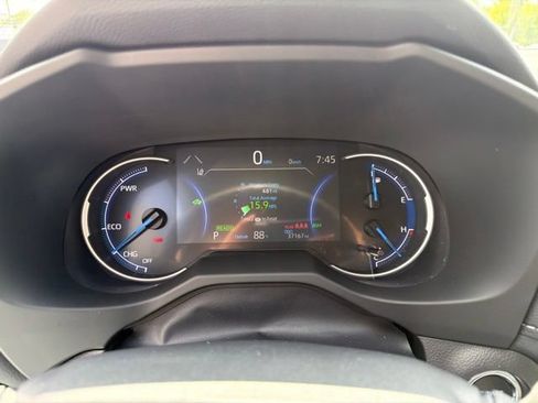 Used 2025 Toyota RAV4 XLE AWD/4WD image 22