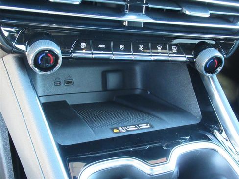 New 2026 Chevrolet Traverse High Country image 24