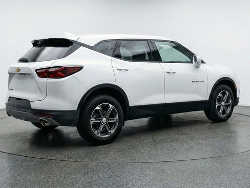 Used 2025 Chevrolet Blazer LT image 9