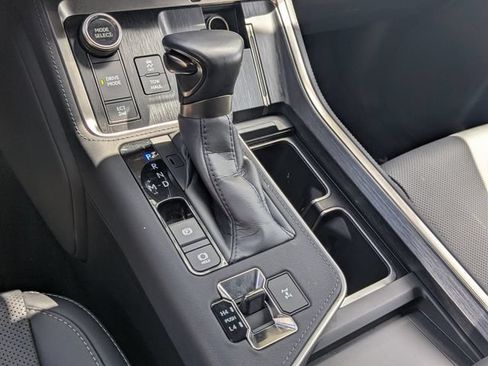 Used 2025 Lexus GX 550 w/ Cold Area Package AWD/4WD image 21