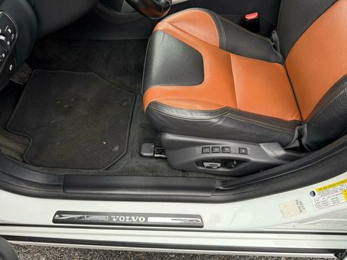 Used 2018 Volvo V60 T5 Cross Country w/ Convenience Package image 18