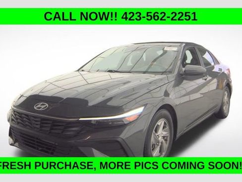 Used 2024 Hyundai Elantra SE FWD image 1
