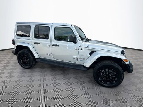 Used 2022 Jeep Wrangler Unlimited Sahara w/ Cold Weather Group image 5