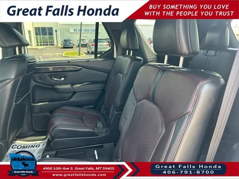 Used 2025 Honda Pilot Black Edition image 23