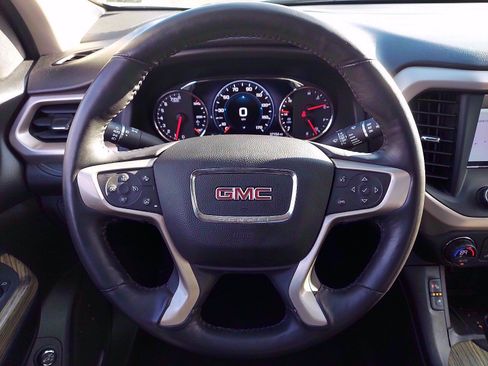 Used 2017 GMC Acadia Denali w/ Technology Package AWD/4WD image 19