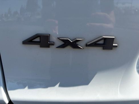 Used 2019 Jeep Cherokee Trailhawk w/ Comfort/Convenience Group AWD/4WD image 25