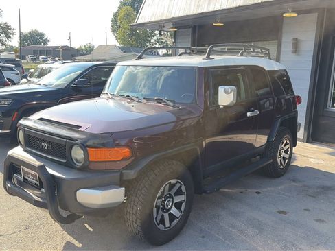 Used 2007 Toyota FJ Cruiser 4WD image 2