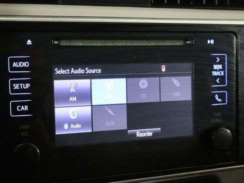 Used 2017 Toyota Corolla LE FWD image 29