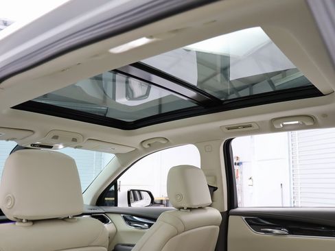 Used 2022 Cadillac XT6 Premium Luxury image 14