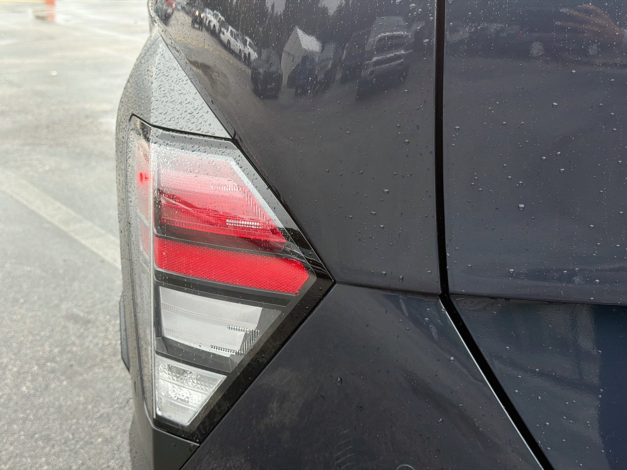 Used 2024 Hyundai Kona Limited FWD image 10