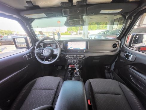Used 2026 Jeep Gladiator Mojave AWD/4WD image 13