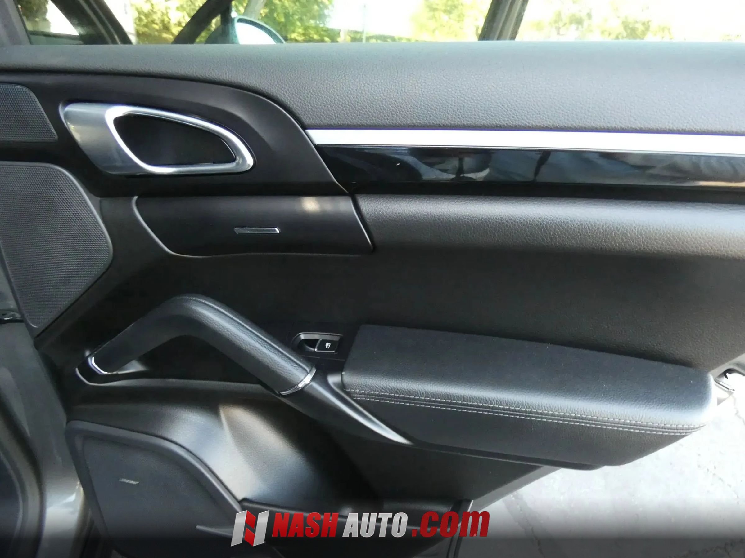Used 2018 Porsche Cayenne AWD/4WD image 40